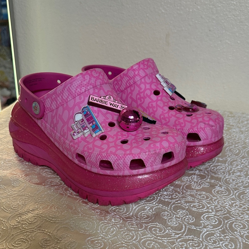 Barbie Pink women’s Clogs platform crocs